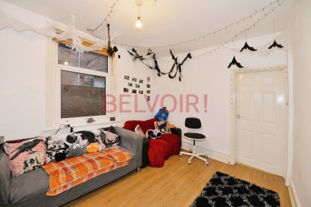 5 bedroom Semi-detached house to let in Harborough Road, Polygon, Southampton, SO15