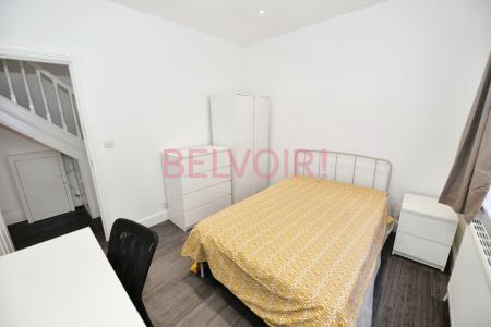 5 bedroom Semi-detached house to let in Harborough Road, Polygon, Southampton, SO15