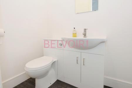 5 bedroom Semi-detached house to let in Harborough Road, Polygon, Southampton, SO15