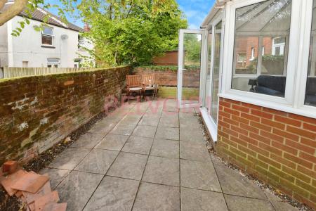 5 bedroom Semi-detached house to let in Harborough Road, Polygon, Southampton, SO15
