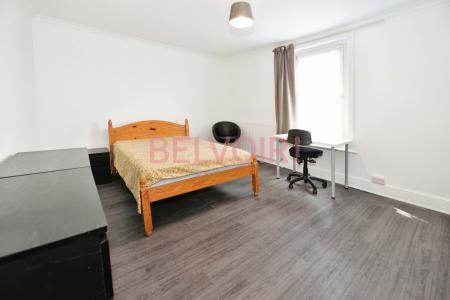 5 bedroom Semi-detached house to let in Harborough Road, Polygon, Southampton, SO15