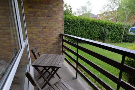 2 bedroom Flat to let in Westwood Road, Southampton, SO17