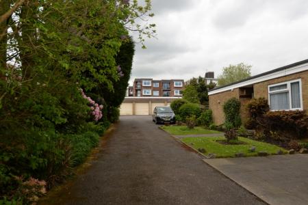 2 bedroom Flat to let in Westwood Road, Southampton, SO17