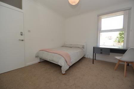 4 bedroom Semi-detached house to let in Mayfield Road, Southampton, SO17