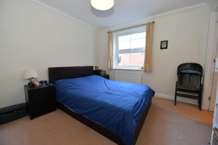 2 bedroom Flat to let in Hill Lane, Banister Park, Southampton, SO15