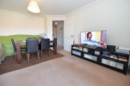 2 bedroom Flat to let in Hill Lane, Banister Park, Southampton, SO15