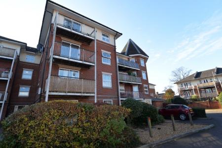 2 bedroom Flat to let in Hill Lane, Banister Park, Southampton, SO15
