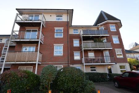 2 bedroom Flat to let in Hill Lane, Banister Park, Southampton, SO15
