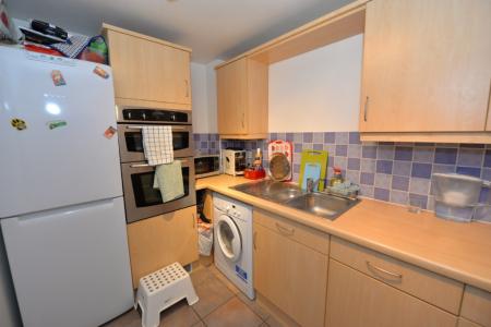 2 bedroom Flat to let in Hill Lane, Banister Park, Southampton, SO15