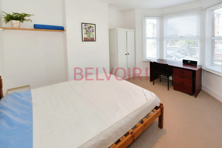 4 bedroom Terraced House for sale in Arnold Road, Southampton, SO17