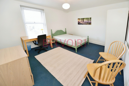 4 bedroom Terraced House for sale in Arnold Road, Southampton, SO17