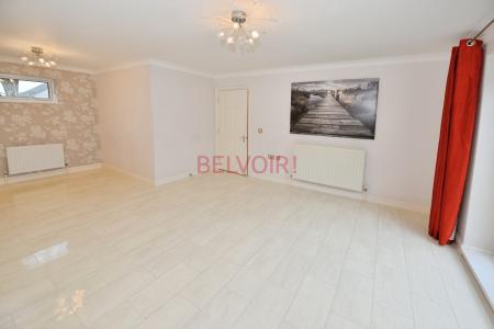 2 bedroom Flat to let in Archers Road, Archway, Southampton, SO15