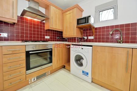 2 bedroom Flat to let in Archers Road, Archway, Southampton, SO15