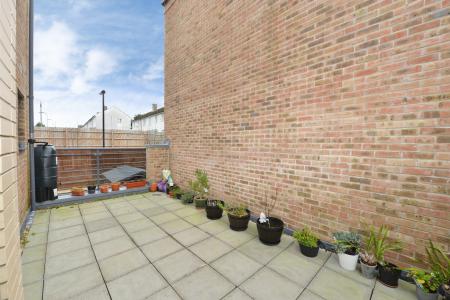 3 bedroom Town house to let in Canon Place, Southampton, SO19