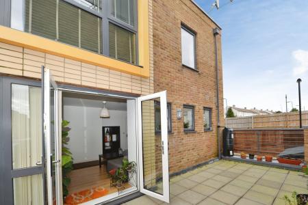 3 bedroom Town house to let in Canon Place, Southampton, SO19