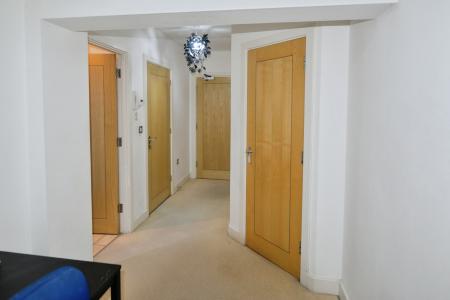 1 bedroom Flat to let in High Street, Southampton, SO14