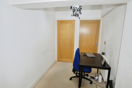 1 bedroom Flat to let in High Street, Southampton, SO14