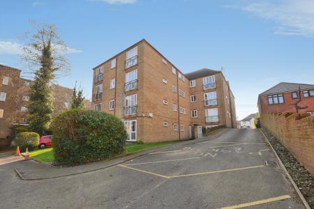 1 bedroom Flat to let in Hill Lane, Southampton, SO15