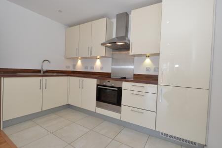 2 bedroom Flat to let in John Thornycroft Road, Southampton, SO19