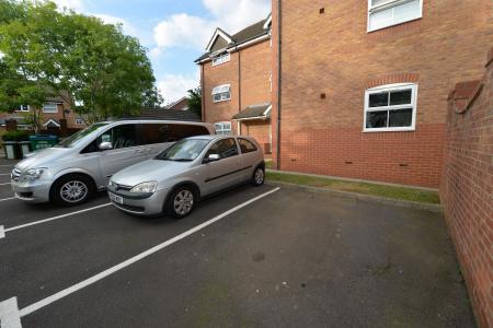 2 bedroom Flat to let in Chelveston Crescent, Southampton, SO16