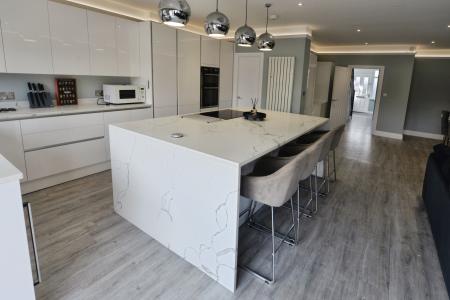 4 bedroom Semi-detached house to let in Upper Brownhill Road, Maybush, Southampton, SO16