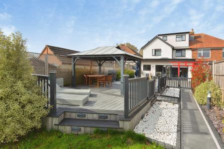 4 bedroom Semi-detached house to let in Upper Brownhill Road, Maybush, Southampton, SO16