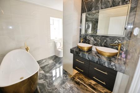 4 bedroom Semi-detached house to let in Upper Brownhill Road, Maybush, Southampton, SO16