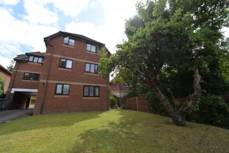 1 bedroom Flat to let in Cobbet Road, Southampton, SO18
