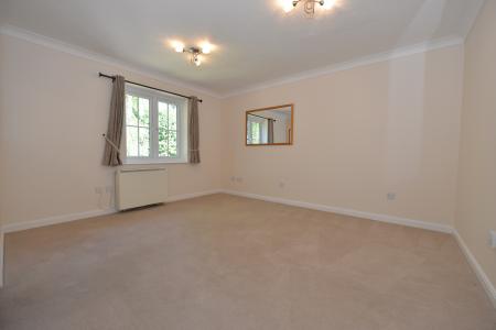 2 bedroom Flat to let in Westwood Road, Southampton, SO17