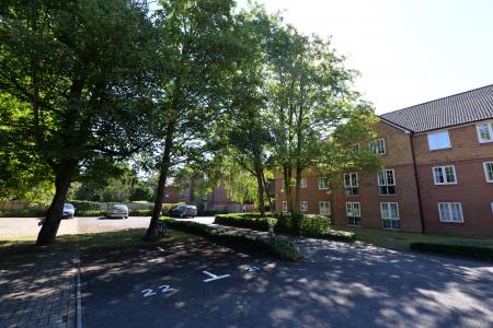 2 bedroom Flat to let in Westwood Road, Southampton, SO17