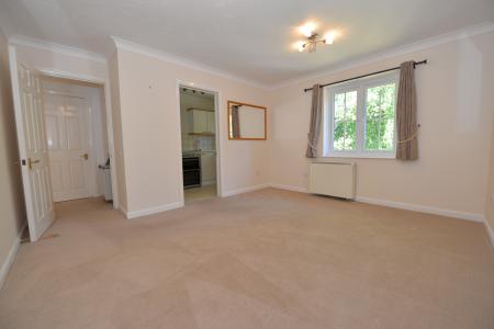 2 bedroom Flat to let in Westwood Road, Southampton, SO17