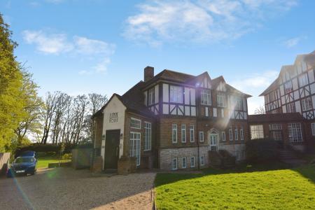 1 bedroom Flat to let in Millbrook Road East, Southampton, SO15