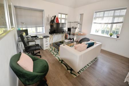 1 bedroom Flat to let in Millbrook Road East, Southampton, SO15