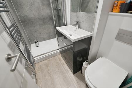 1 bedroom Flat to let in Millbrook Road East, Southampton, SO15