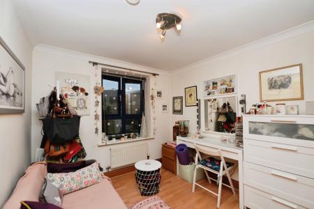 2 bedroom Flat to let in Canute Road, Southampton, SO14