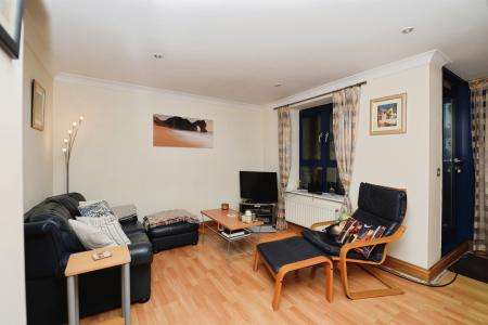 2 bedroom Flat to let in Canute Road, Southampton, SO14