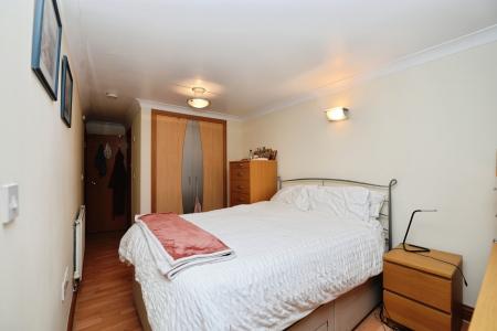 2 bedroom Flat to let in Canute Road, Southampton, SO14