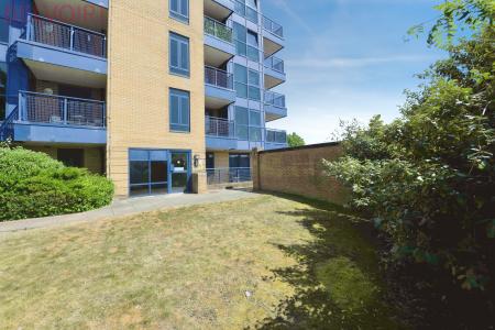 Canute Road, Southampton, SO14