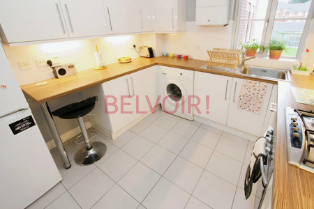 2 bedroom Flat to let in Archers Road, Southampton, SO15