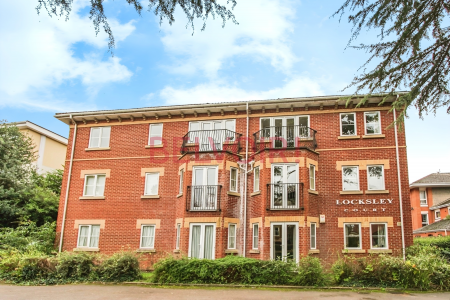 2 bedroom Flat to let in Archers Road, Southampton, SO15