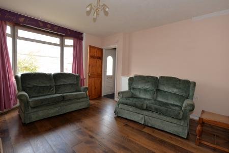 3 bedroom Semi-detached house to let in Honeysuckle Road, Southampton, SO16