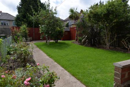 3 bedroom Semi-detached house to let in Honeysuckle Road, Southampton, SO16