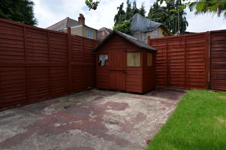 3 bedroom Semi-detached house to let in Honeysuckle Road, Southampton, SO16