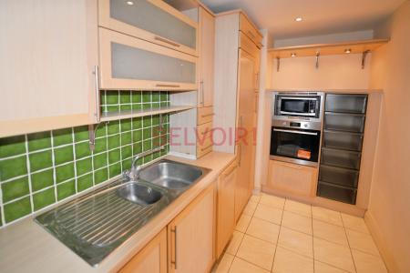 2 bedroom Flat to let in Canute Road, Southampton, SO14