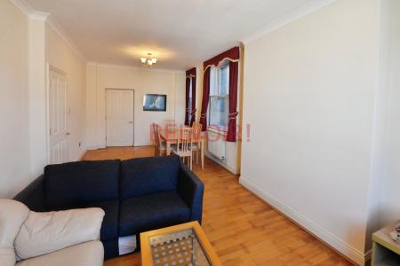 2 bedroom Flat to let in Canute Road, Southampton, SO14
