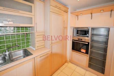 2 bedroom Flat to let in Canute Road, Southampton, SO14