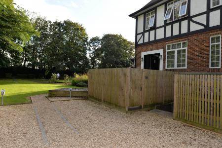 1 bedroom Flat to let in Millbrook Road East, Southampton, SO15