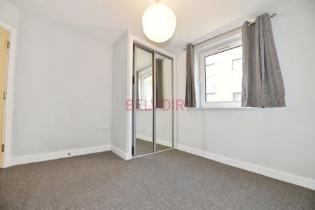 2 bedroom Flat to let in Castle Way, Southampton, SO14