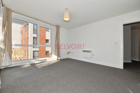 2 bedroom Flat to let in Castle Way, Southampton, SO14