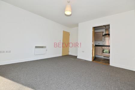 2 bedroom Flat to let in Castle Way, Southampton, SO14